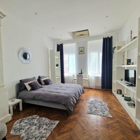 Boheme Cismigiu Studio Bukares Bagian luar foto