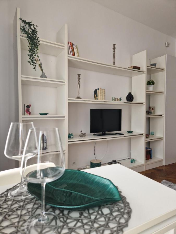 Boheme Cismigiu Studio Bukares Bagian luar foto